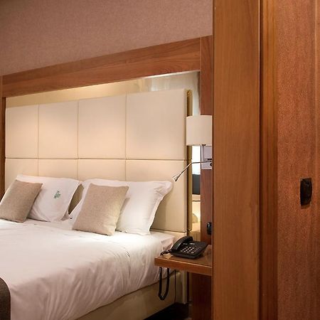 American Hotel ปอซซุออลี ภายนอก รูปภาพ