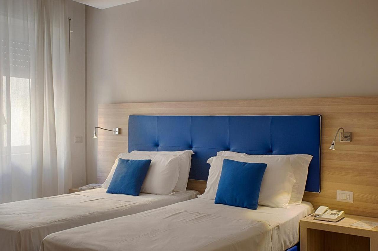 American Hotel ปอซซุออลี ภายนอก รูปภาพ