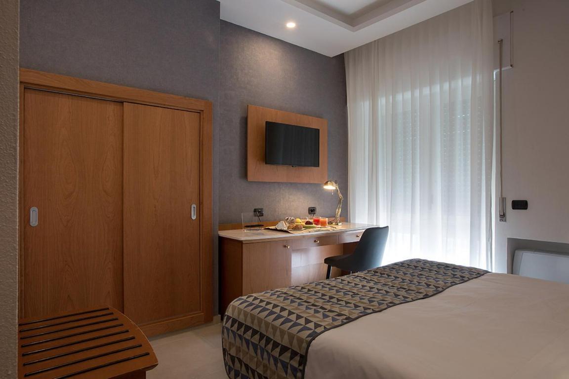 American Hotel ปอซซุออลี ภายนอก รูปภาพ