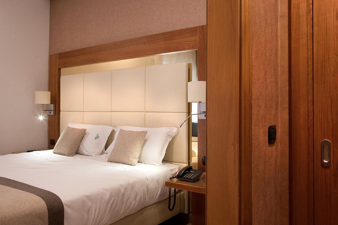 American Hotel ปอซซุออลี ภายนอก รูปภาพ