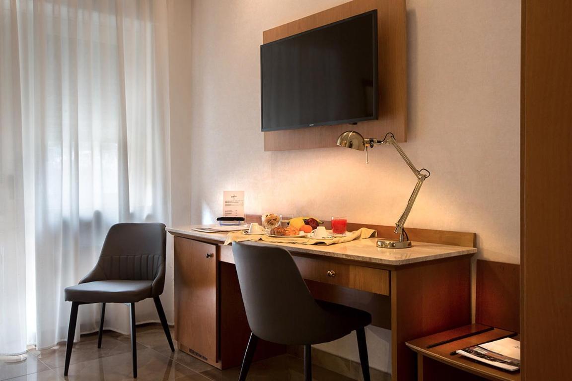 American Hotel ปอซซุออลี ภายนอก รูปภาพ