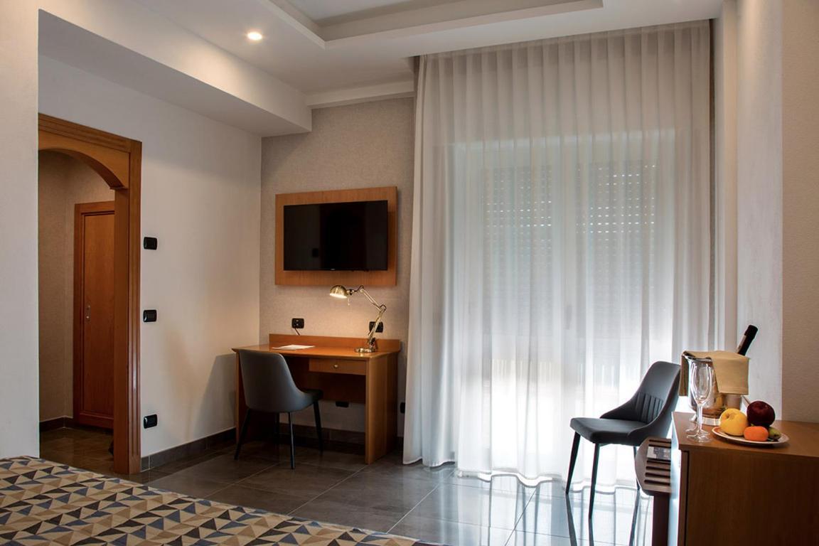 American Hotel ปอซซุออลี ภายนอก รูปภาพ