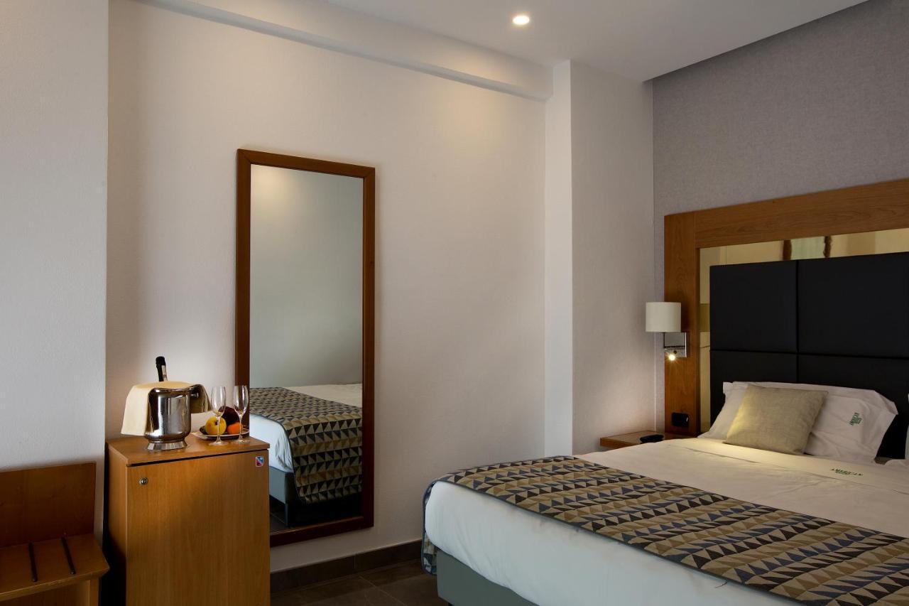 American Hotel ปอซซุออลี ภายนอก รูปภาพ
