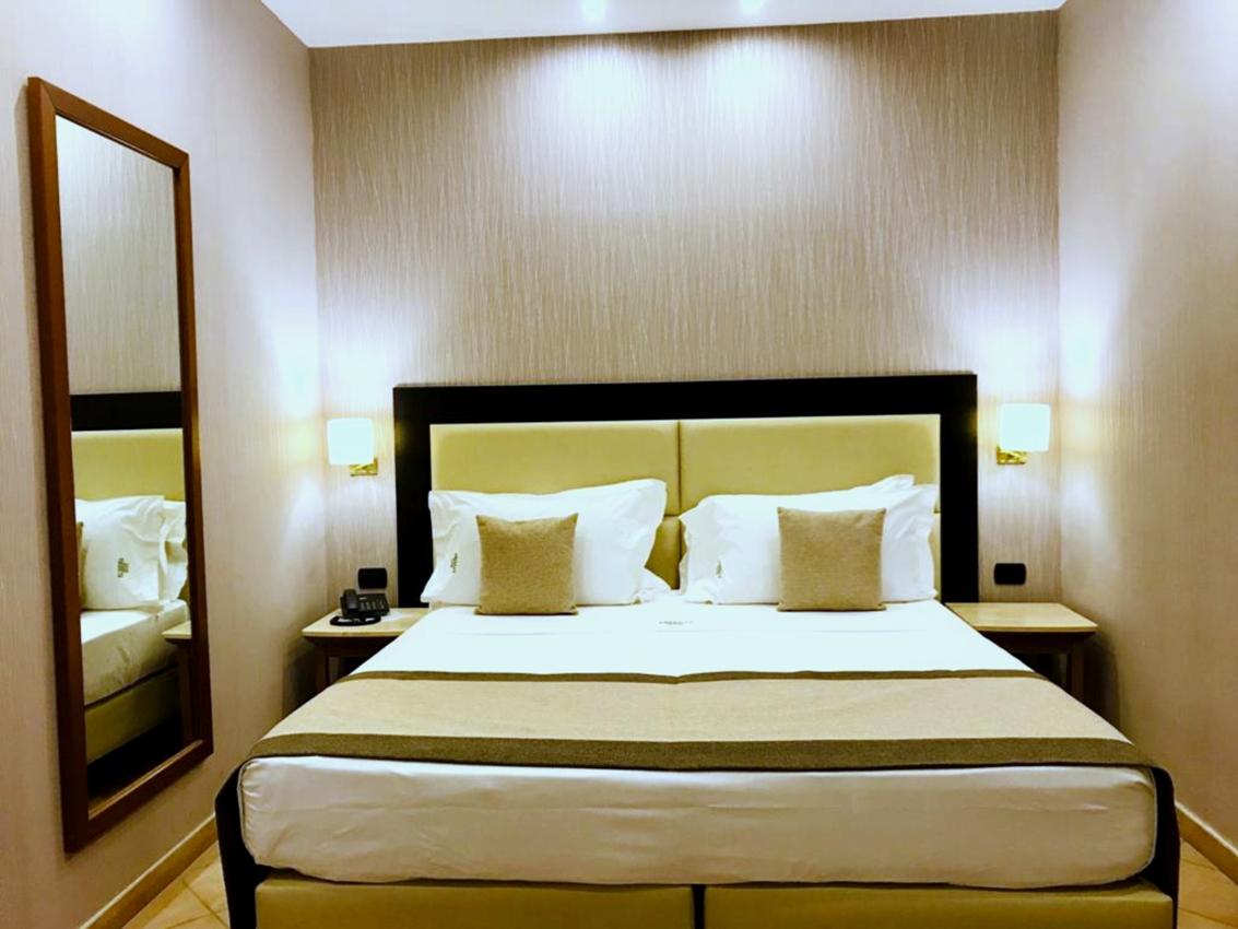 American Hotel ปอซซุออลี ภายนอก รูปภาพ