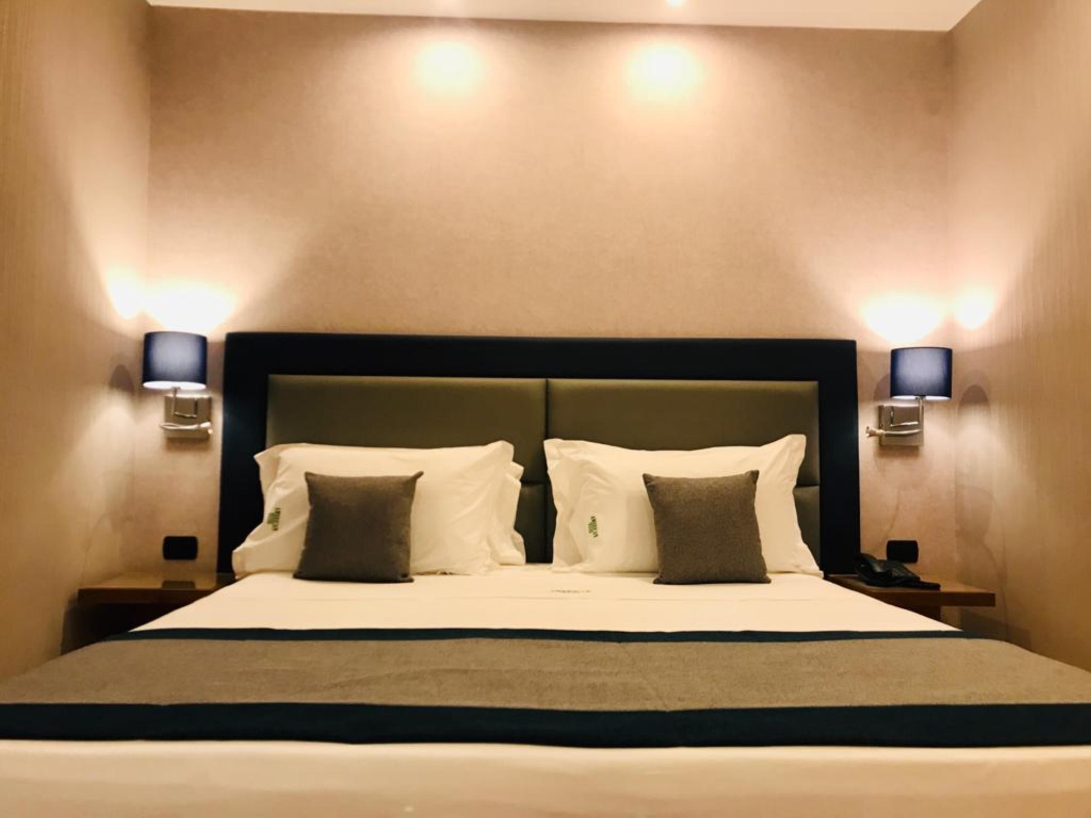 American Hotel ปอซซุออลี ภายนอก รูปภาพ