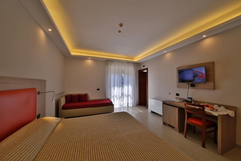 American Hotel ปอซซุออลี ภายนอก รูปภาพ