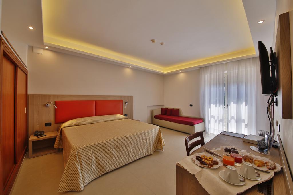 American Hotel ปอซซุออลี ภายนอก รูปภาพ