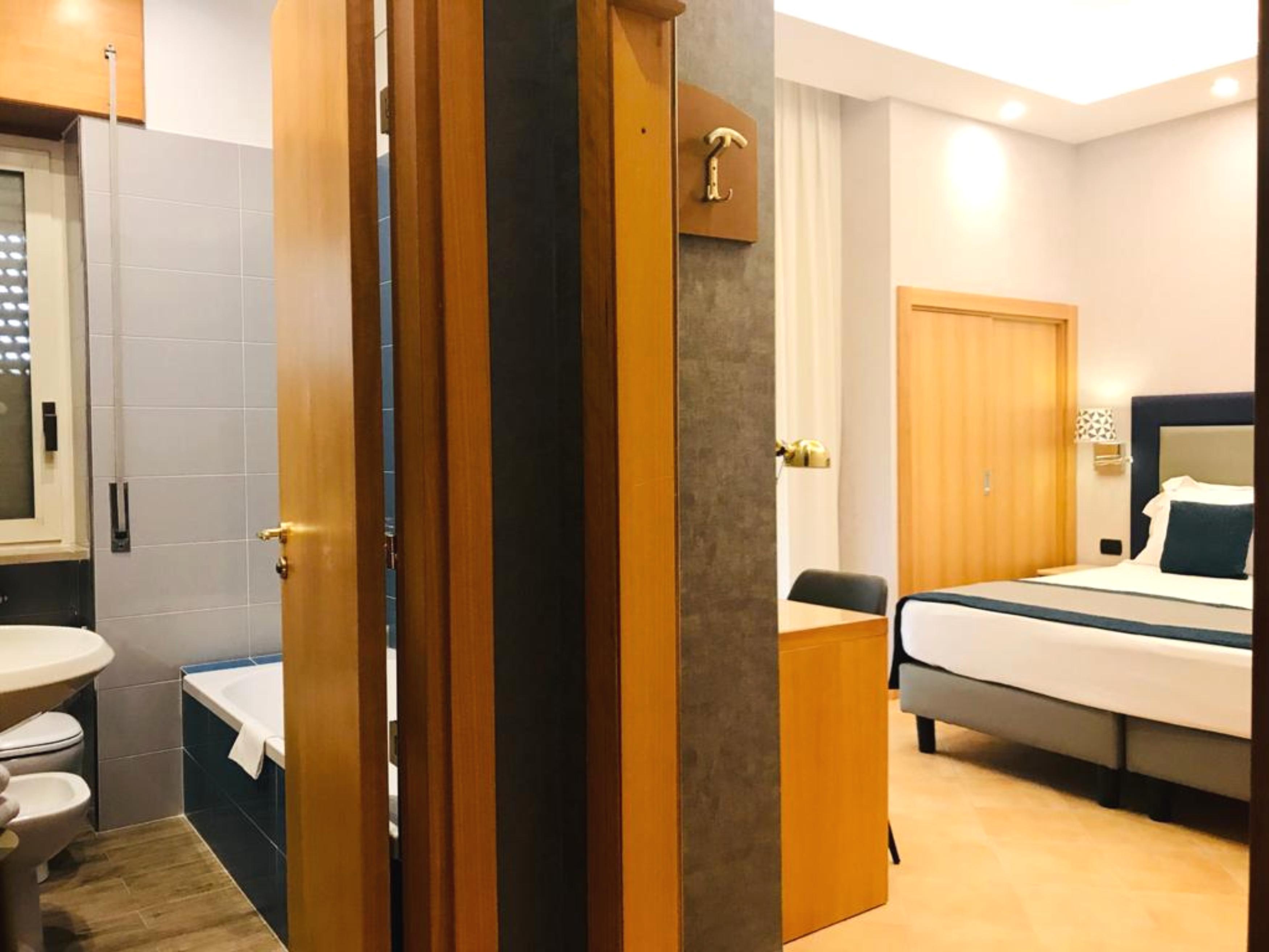 American Hotel ปอซซุออลี ภายนอก รูปภาพ