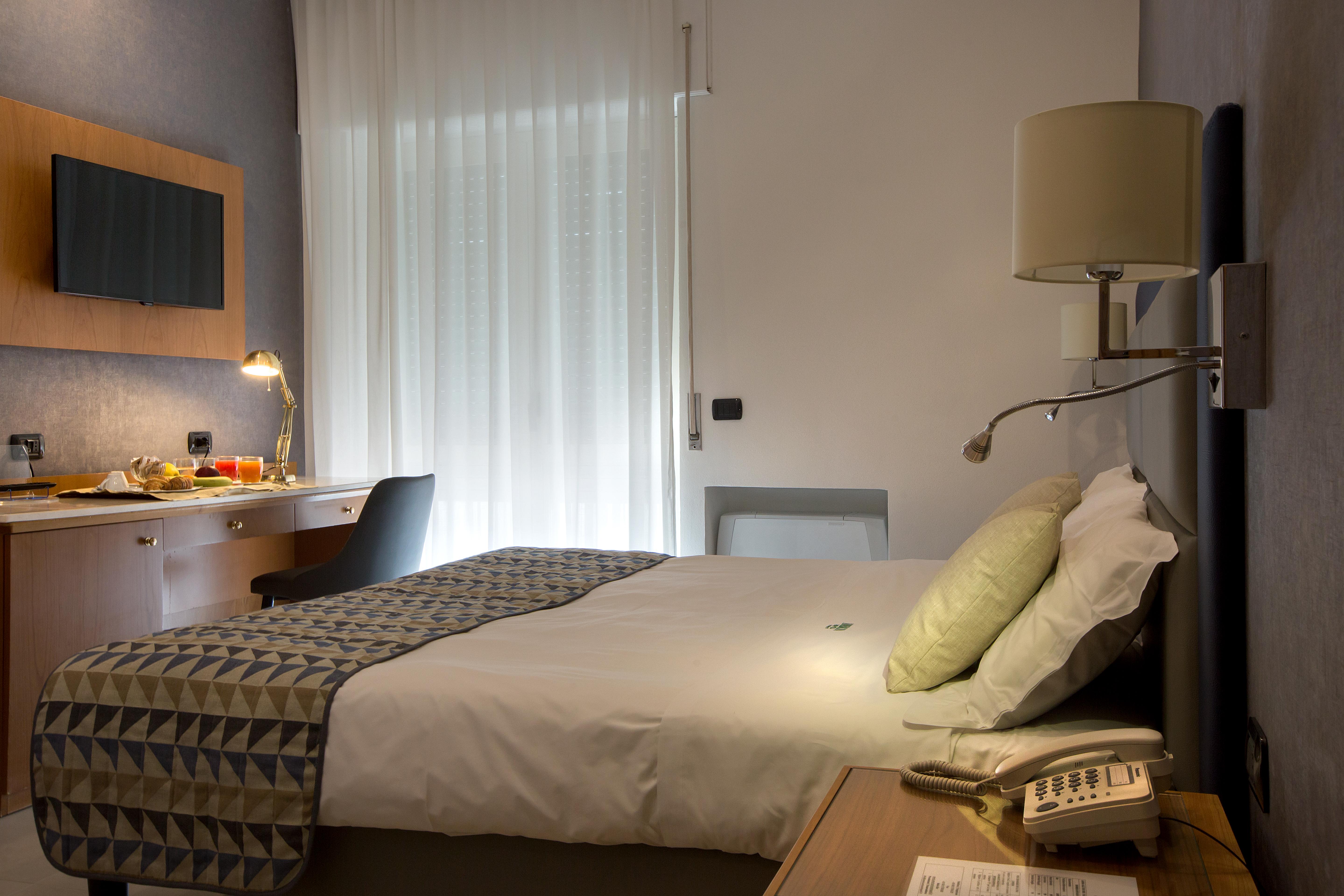 American Hotel ปอซซุออลี ภายนอก รูปภาพ