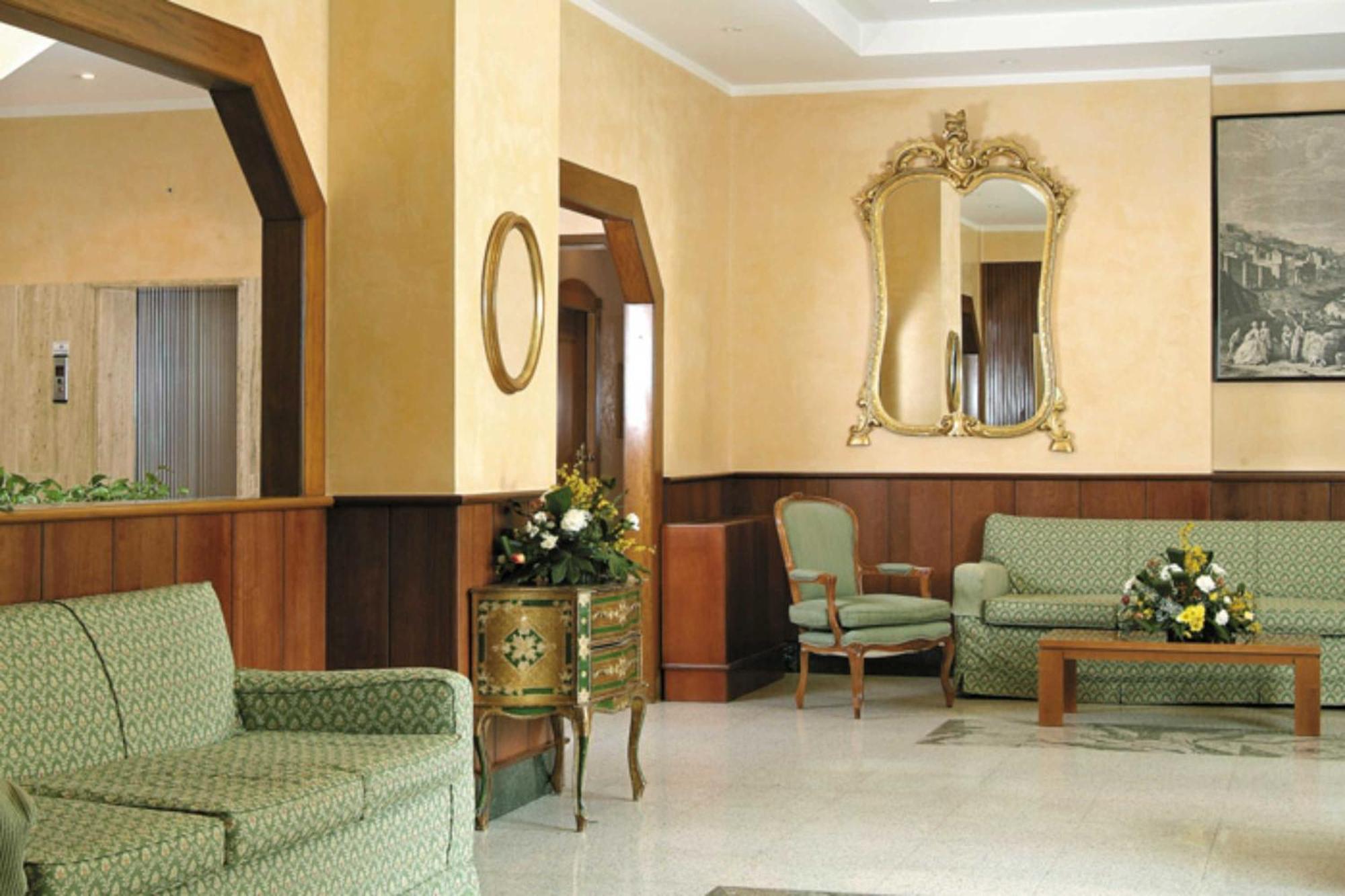 American Hotel ปอซซุออลี ภายนอก รูปภาพ