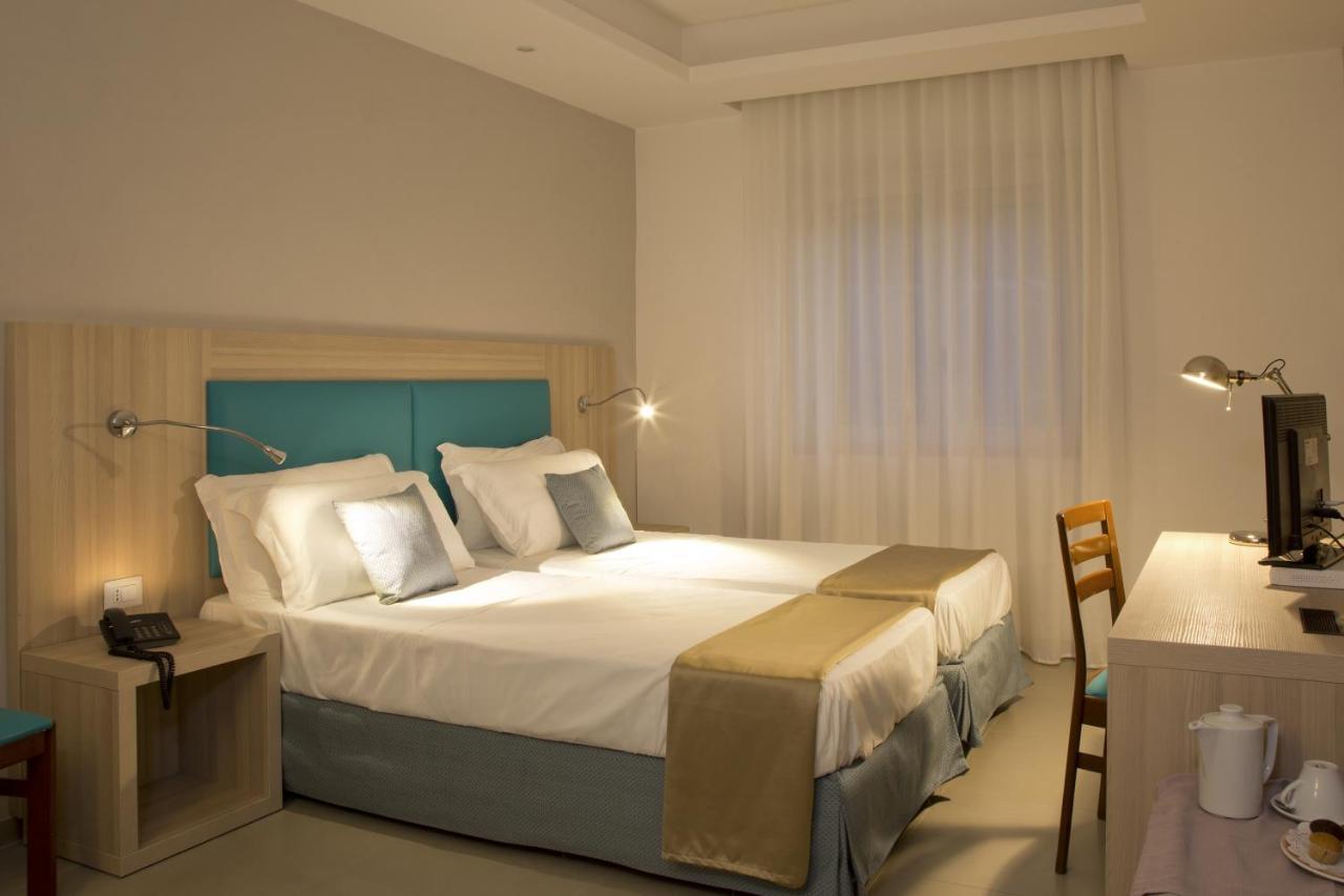 American Hotel ปอซซุออลี ภายนอก รูปภาพ