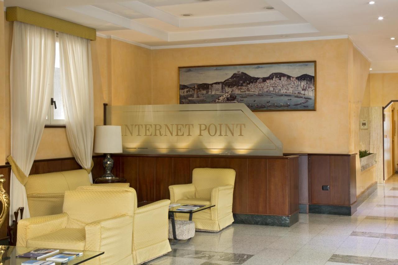 American Hotel ปอซซุออลี ภายนอก รูปภาพ