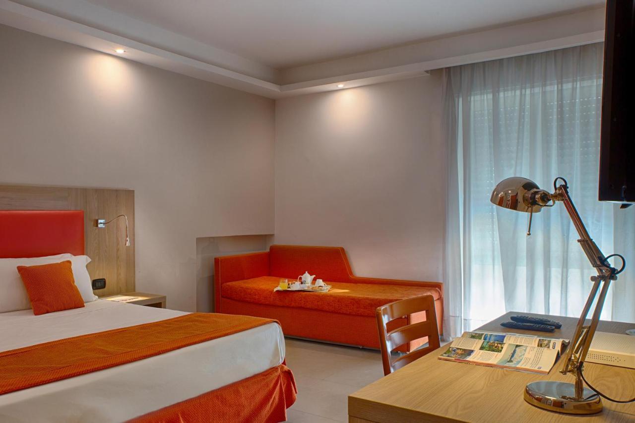 American Hotel ปอซซุออลี ภายนอก รูปภาพ