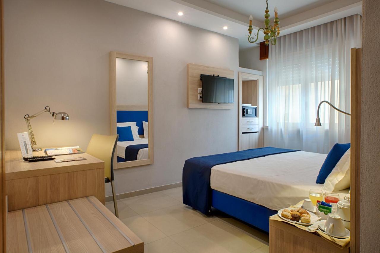 American Hotel ปอซซุออลี ภายนอก รูปภาพ